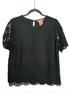 Emerald Green Crochet Lace Short Sleeve Blouse. Medium